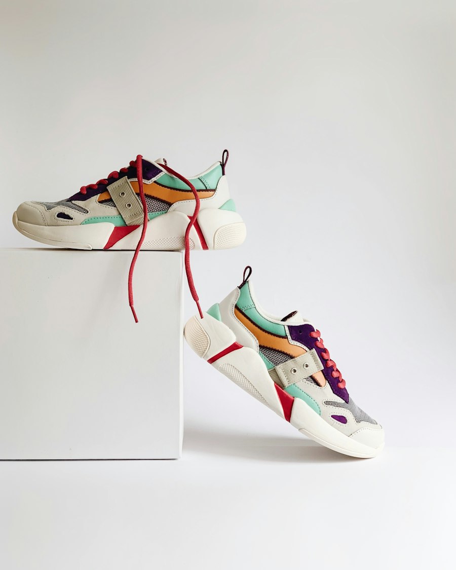 Women's sports sneakers